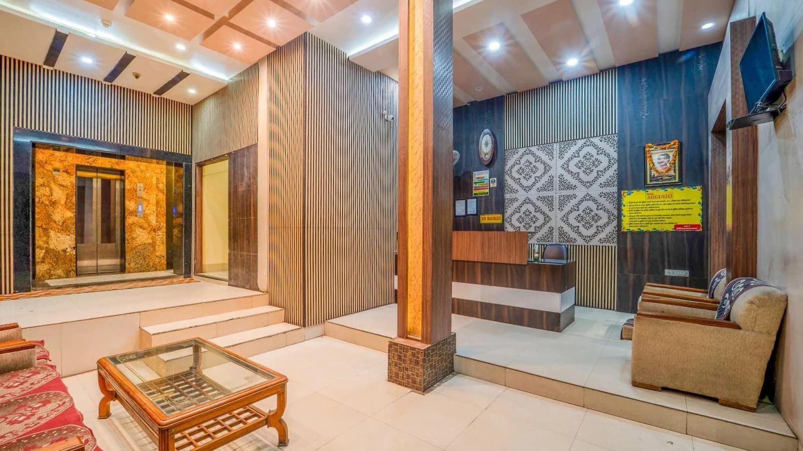 Hotel Augusto lobby